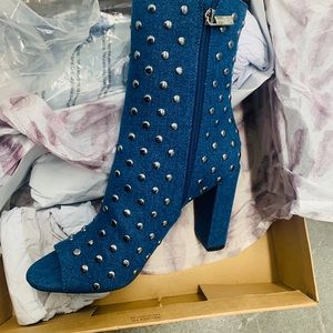 Womens Jessica Sipmson Elara3 Peep Toe Bootie